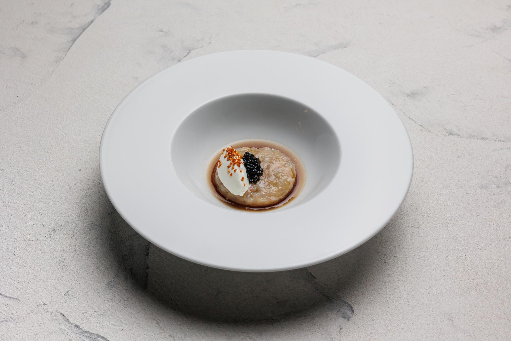 Detale potraw i podanie na porcelanie